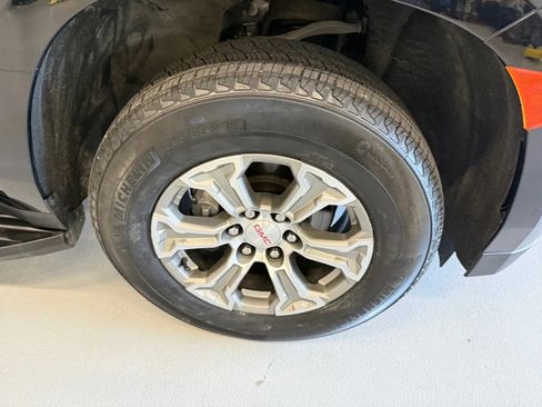 Used 2021 GMC Yukon XL SLE AWD/4WD image 35