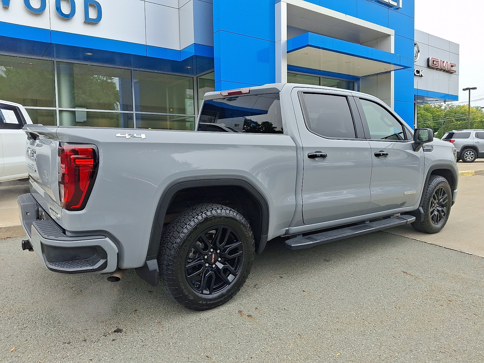 Used 2024 GMC Sierra 1500 Elevation AWD/4WD image 6