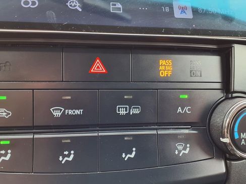 Used 2015 Toyota Camry SE FWD image 27