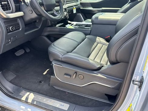 New 2025 Ford F250 Platinum image 10