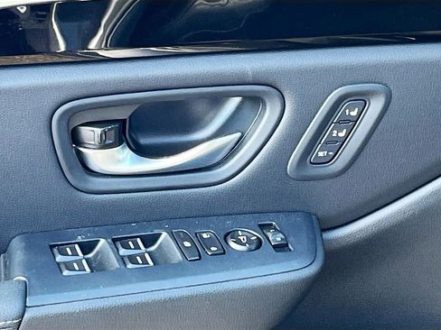 Used 2025 Honda Pilot Touring image 18