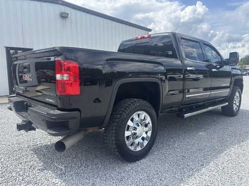 Used 2016 GMC Sierra 2500 Denali w/ Duramax Plus Package AWD/4WD image 5