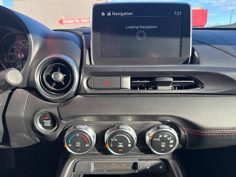 Used 2018 FIAT 124 Spider Abarth w/ Convenience Group image 37