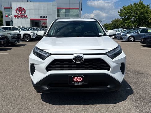 Used 2023 Toyota RAV4 XLE FWD image 2