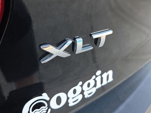 Used 2016 Ford Explorer XLT w/ Equipment Group 202A image 17