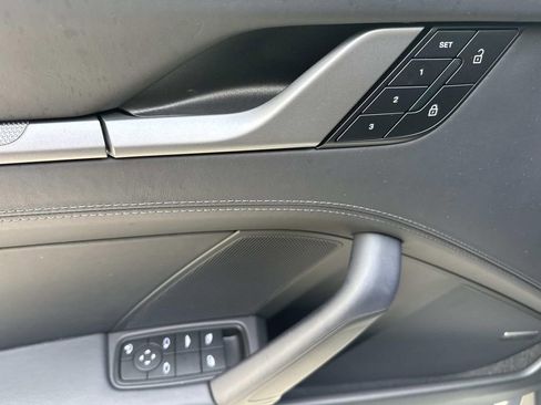 Used 2025 Porsche 911 Carrera image 21