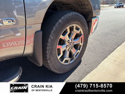 Used 2019 Nissan Titan SV w/ SV Convenience Package image 7
