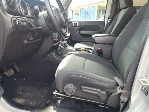 Used 2022 Jeep Gladiator Sport AWD/4WD image 6