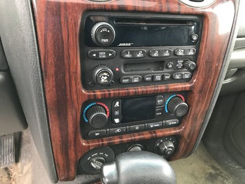 Used 2004 GMC Envoy SLT image 6