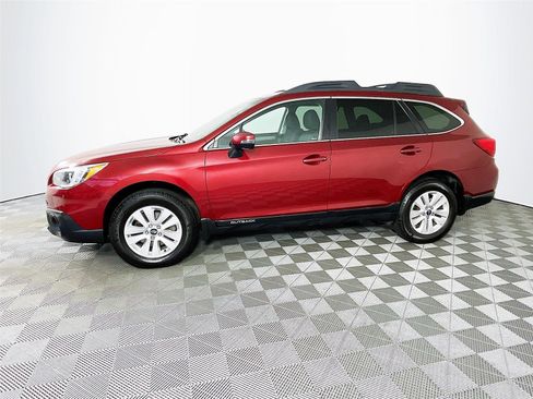 Used 2017 Subaru Outback 2.5i Premium image 4
