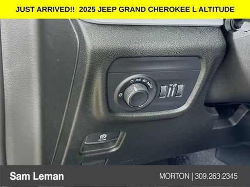 New 2025 Jeep Grand Cherokee L Altitude image 10