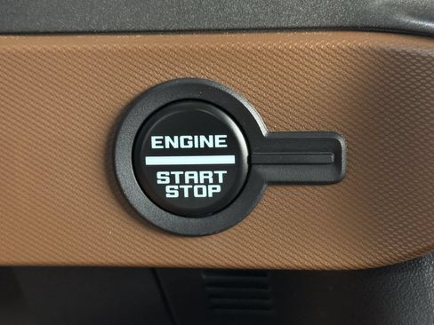 Used 2024 Ford Bronco Outer Banks AWD/4WD image 23