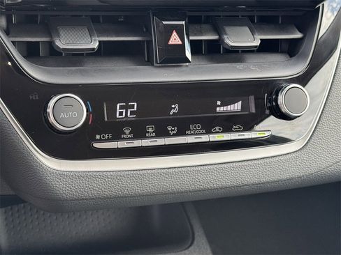 Used 2025 Toyota Corolla LE image 13