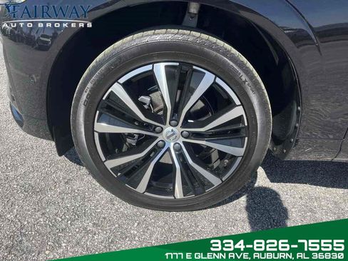 Used 2023 Volvo XC60 B5 Plus image 38
