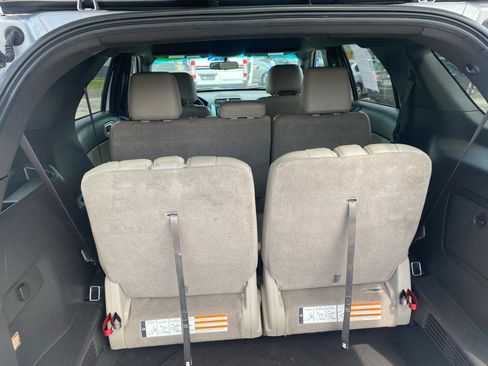 Used 2014 Ford Explorer XLT w/ Equipment Group 202A FWD image 8