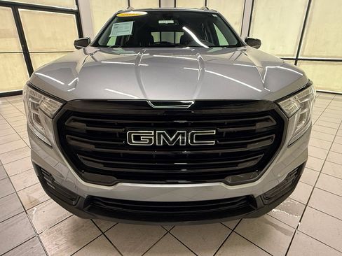 Used 2023 GMC Terrain SLE w/ Driver Convenience Package AWD/4WD image 11