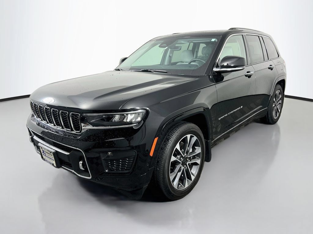 Used 2022 Jeep Grand Cherokee Overland AWD/4WD image 3