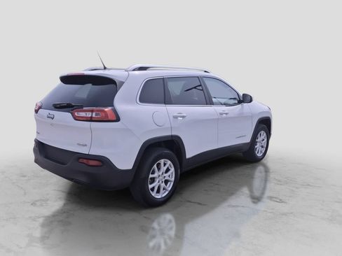 Used 2015 Jeep Cherokee Latitude w/ Cold Weather Group AWD/4WD image 8