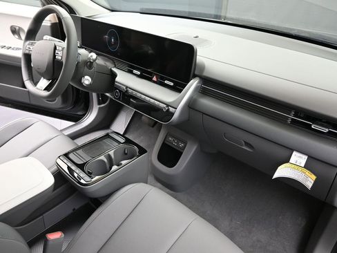 New 2025 Hyundai Ioniq 5 SEL image 13