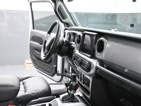 Used 2023 Jeep Wrangler Unlimited Sport w/ Sun And Sound Package AWD/4WD image 53