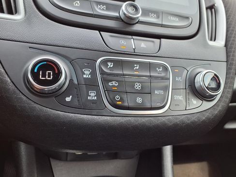 Used 2024 Chevrolet Malibu LT FWD image 8
