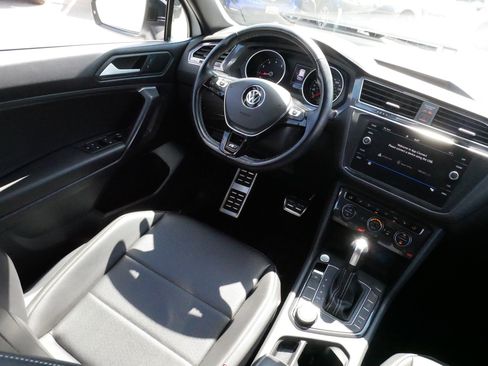 Used 2021 Volkswagen Tiguan SE R-Line AWD/4WD image 9