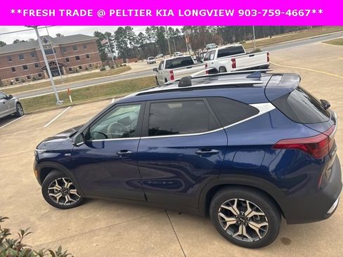 Certified 2021 Kia Seltos EX image 3