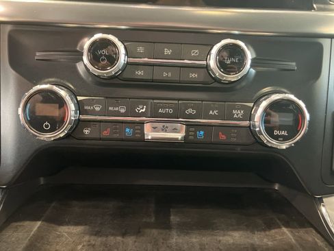 Used 2021 Ford F150 Lariat w/ Equipment Group 502A High image 26