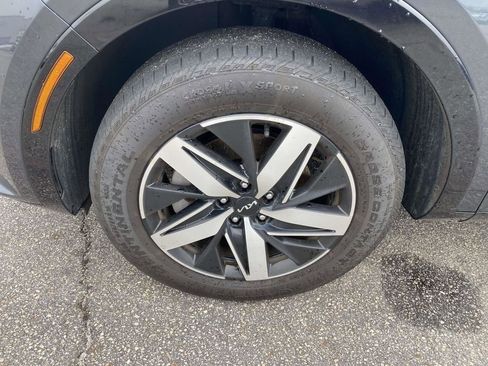 Used 2023 Kia Sorento EX FWD image 4
