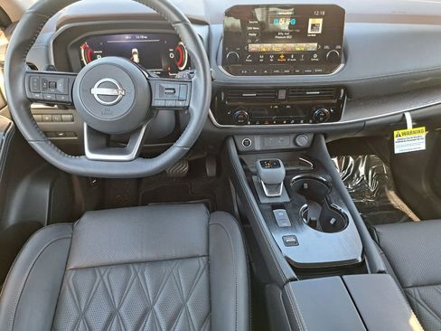 Used 2023 Nissan Rogue Platinum w/ Platinum Premium Package image 23