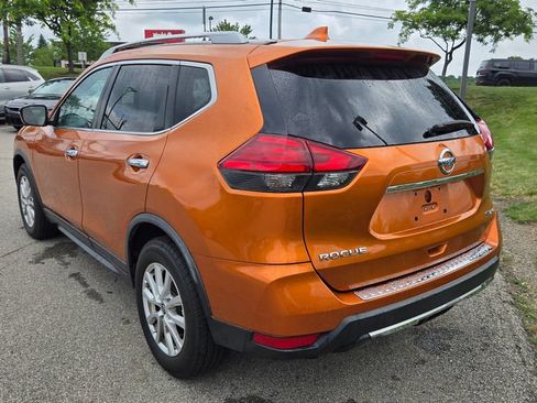 Used 2017 Nissan Rogue SV AWD/4WD image 6
