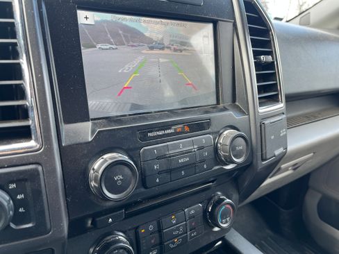 Used 2016 Ford F150 XLT w/ Equipment Group 302A Luxury image 17