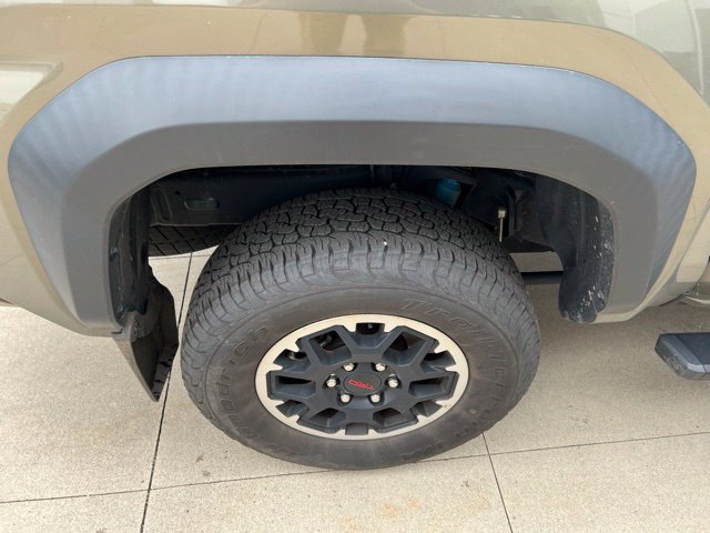 Used 2024 Toyota Tacoma TRD Off-Road w/ TRD Off Road Premium Package AWD/4WD image 12
