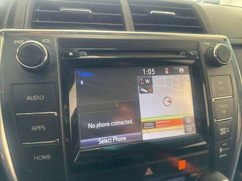 Used 2015 Toyota Camry XLE w/ Moonroof Package image 25