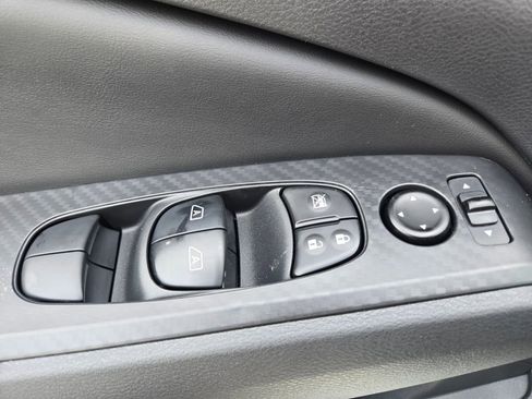 New 2026 Nissan Altima 2.5 SR FWD image 12
