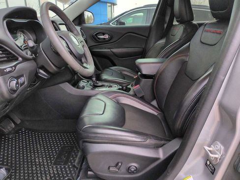 Used 2021 Jeep Cherokee Trailhawk w/ Trailer Tow Group AWD/4WD image 15