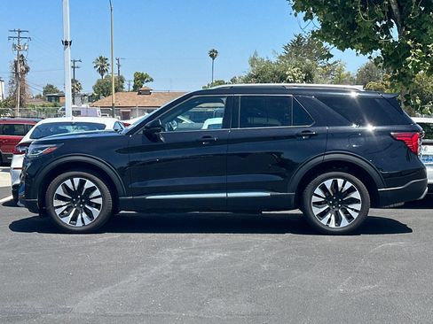 Used 2025 Ford Explorer Platinum w/ LUX Leather Package AWD/4WD image 2