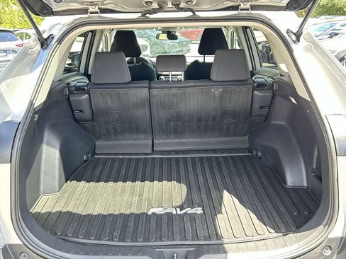 Used 2023 Toyota RAV4 LE AWD/4WD image 26