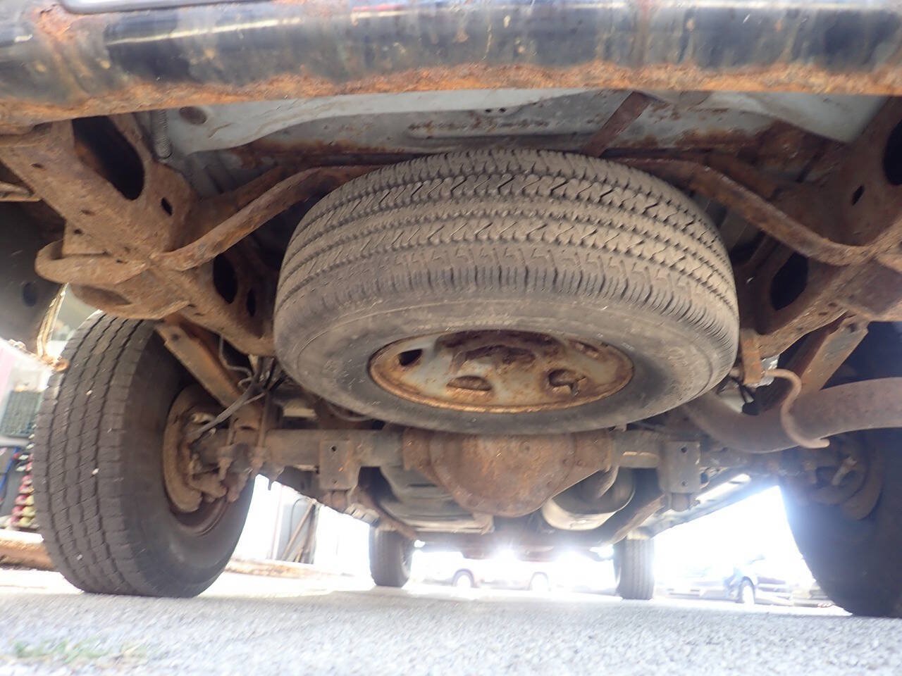 Used 2014 Chevrolet Express 2500 RWD image 39