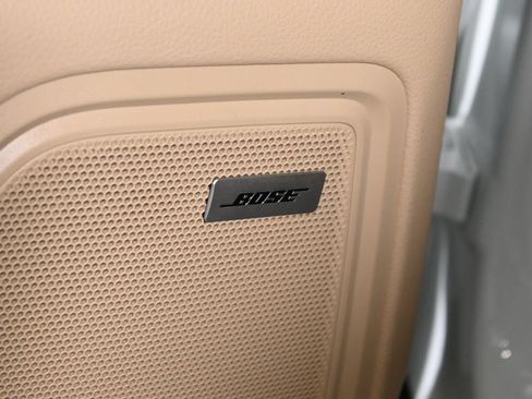 Used 2023 Porsche Macan AWD/4WD image 36
