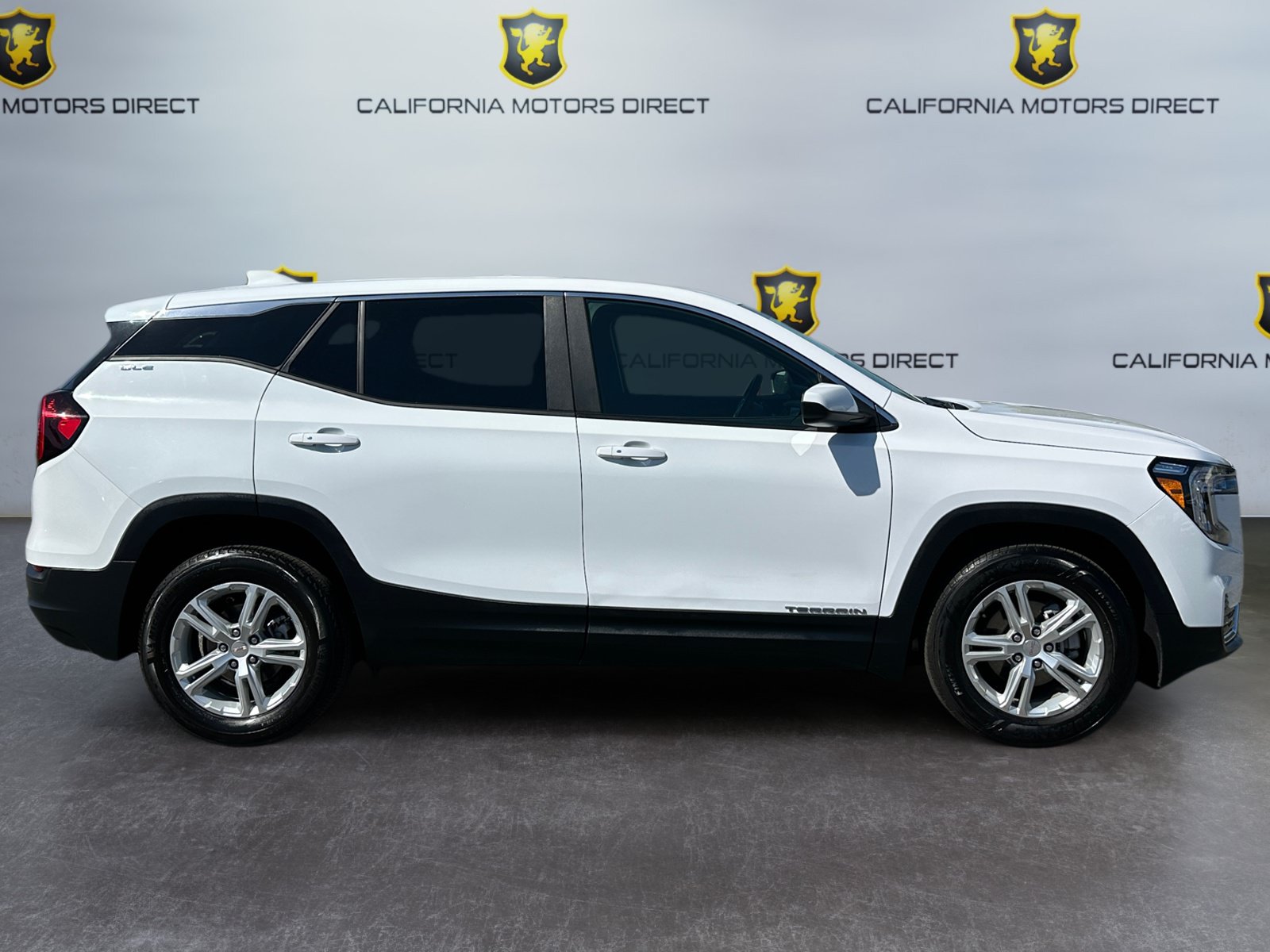 Used 2024 GMC Terrain SLE FWD image 6