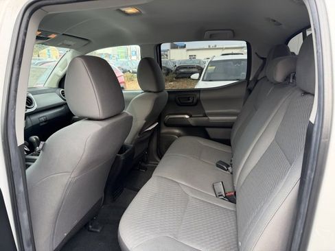 Used 2022 Toyota Tacoma SR5 image 9