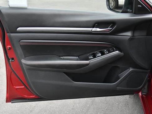 Used 2023 Nissan Altima 2.5 SR image 13