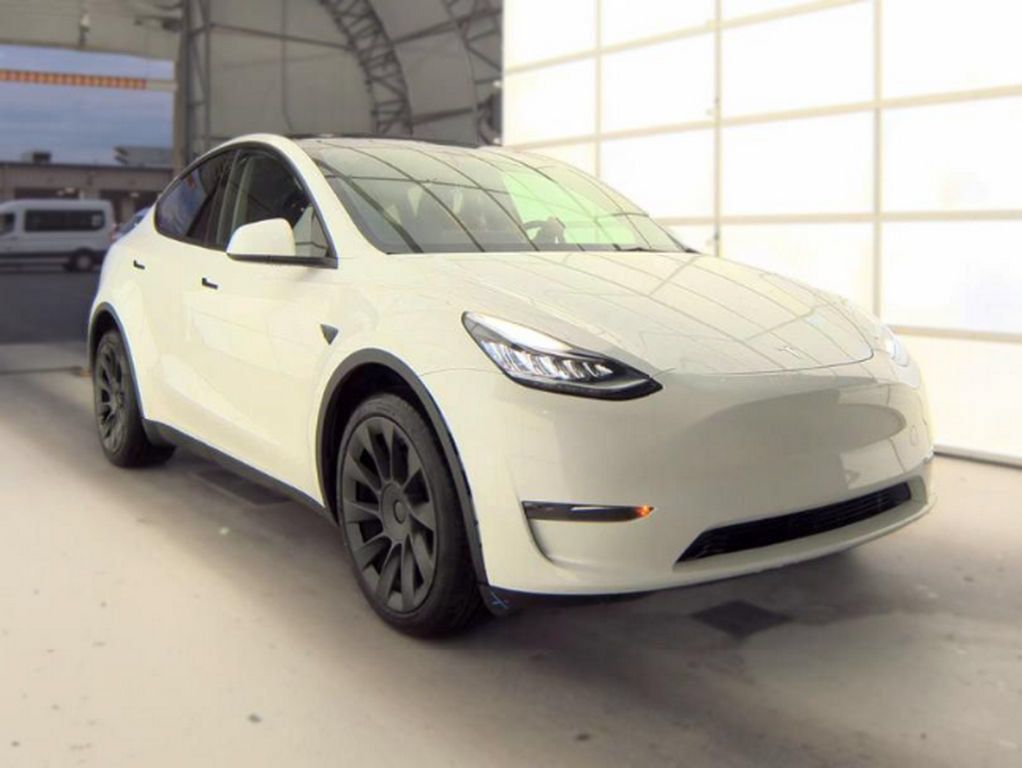 Used 2023 Tesla Model Y Long Range AWD/4WD image 4