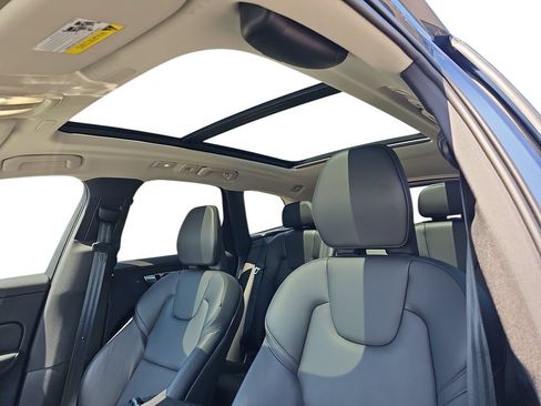 Used 2024 Volvo XC60 B5 Core w/ Protection Package Premier AWD/4WD image 29