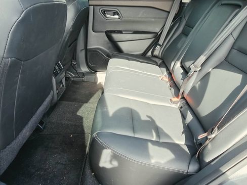 Used 2023 Nissan Rogue SL w/ SL Premium Package FWD image 12