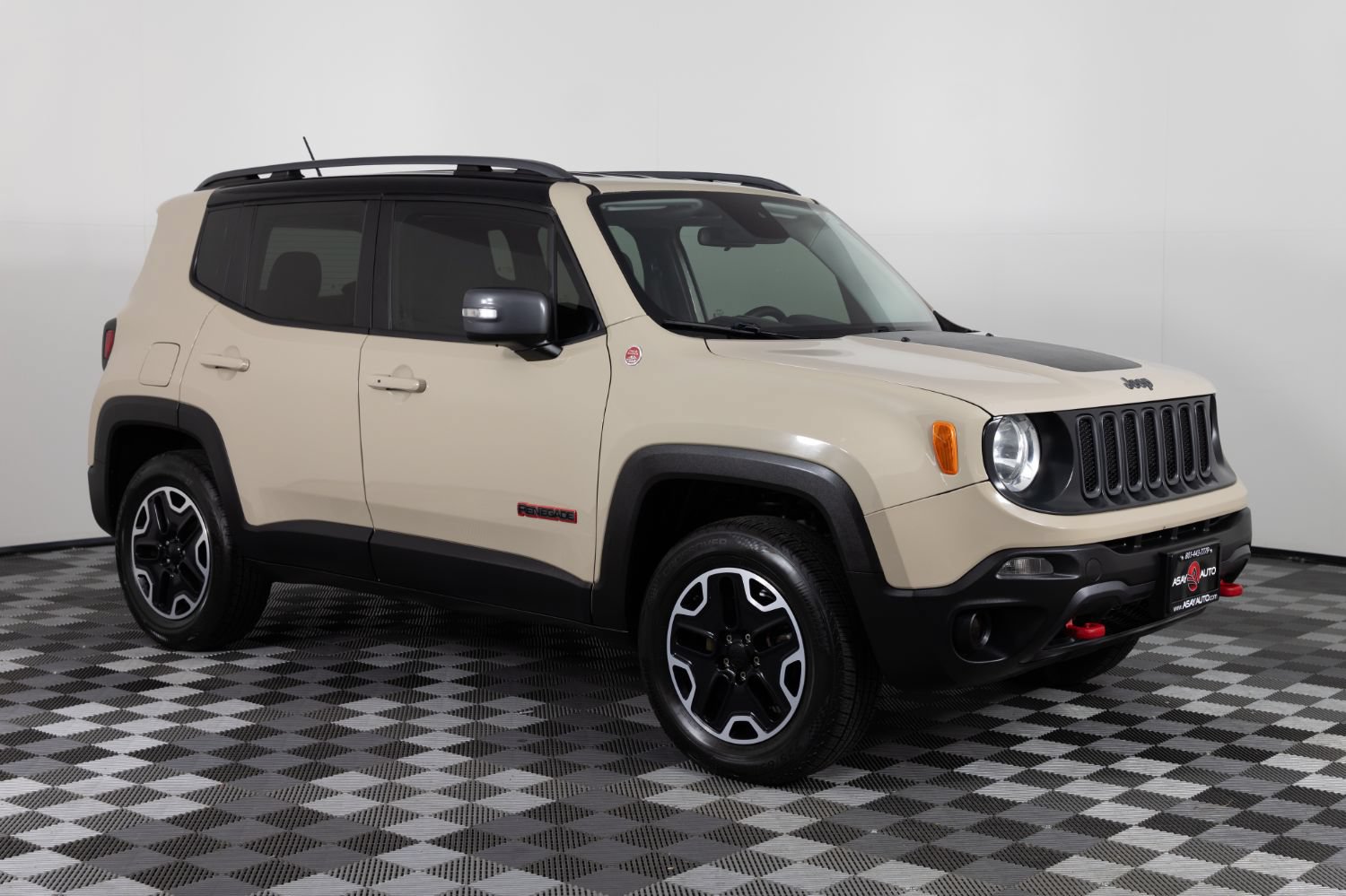 Used 2015 Jeep Renegade Trailhawk w/ Popular Equipment Group AWD/4WD image 9