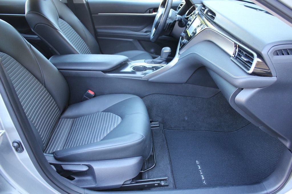 Used 2019 Toyota Camry SE w/ Convenience Package FWD image 20