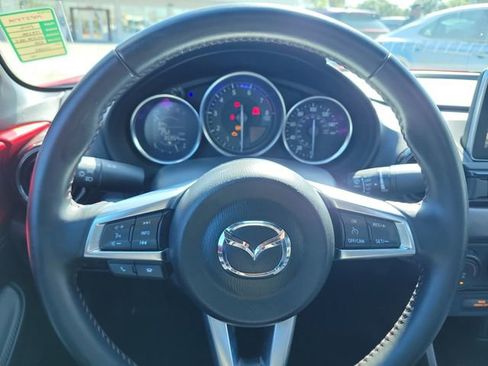 Used 2016 MAZDA MX-5 Miata Club image 18