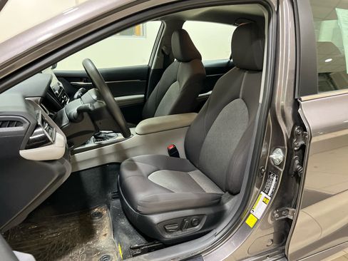 Used 2023 Toyota Camry LE w/ Convenience Package image 13